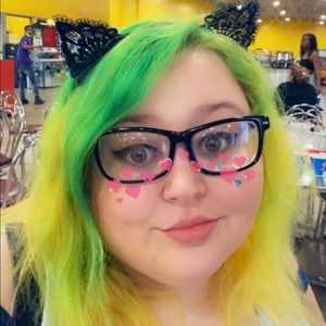 Meet your Posher, Danielle